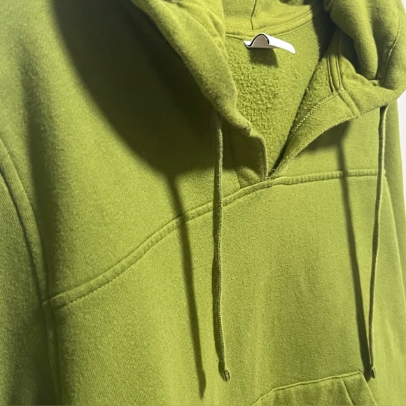 Amazon Essentials Classic-Fit Long-Sleeve open V-neck Fleece Hooded Sweatshirt - Picture 2 of 9